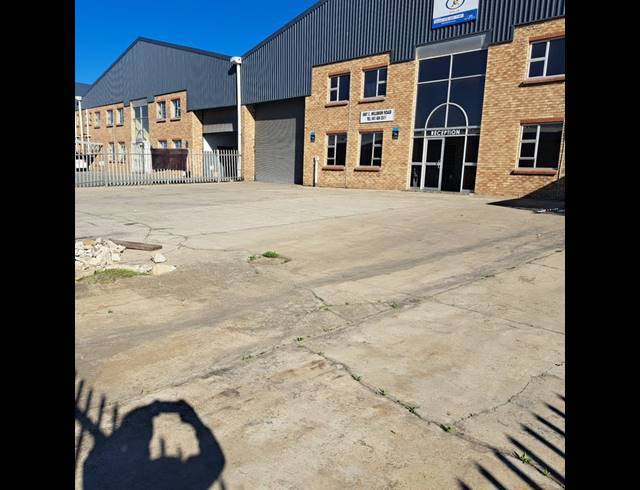 INDUSTRIAL PROPERTY TO RENT IN NORTH END